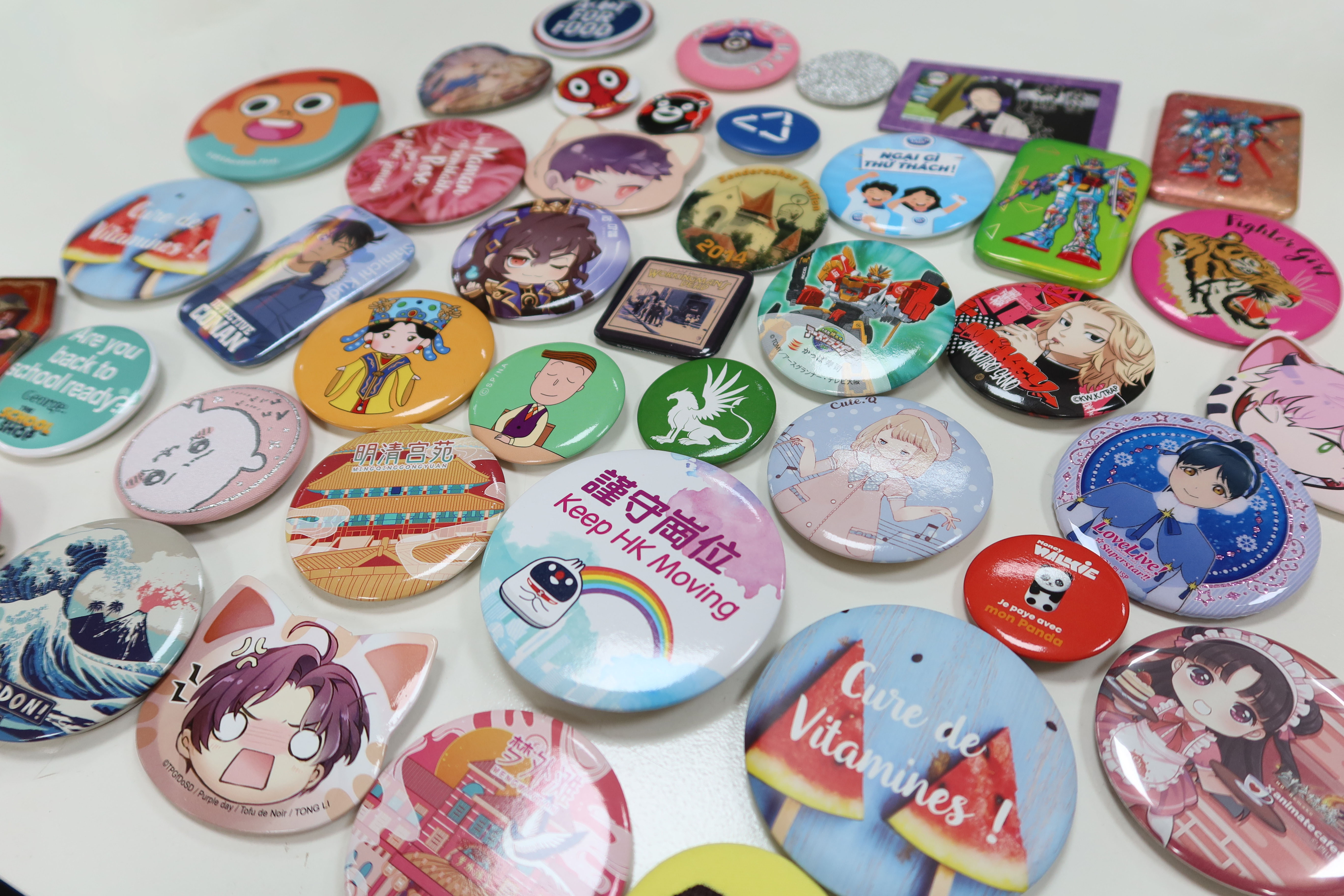 ​东莞市程果工艺品有限公司：专业马口铁胸章定制源头工厂